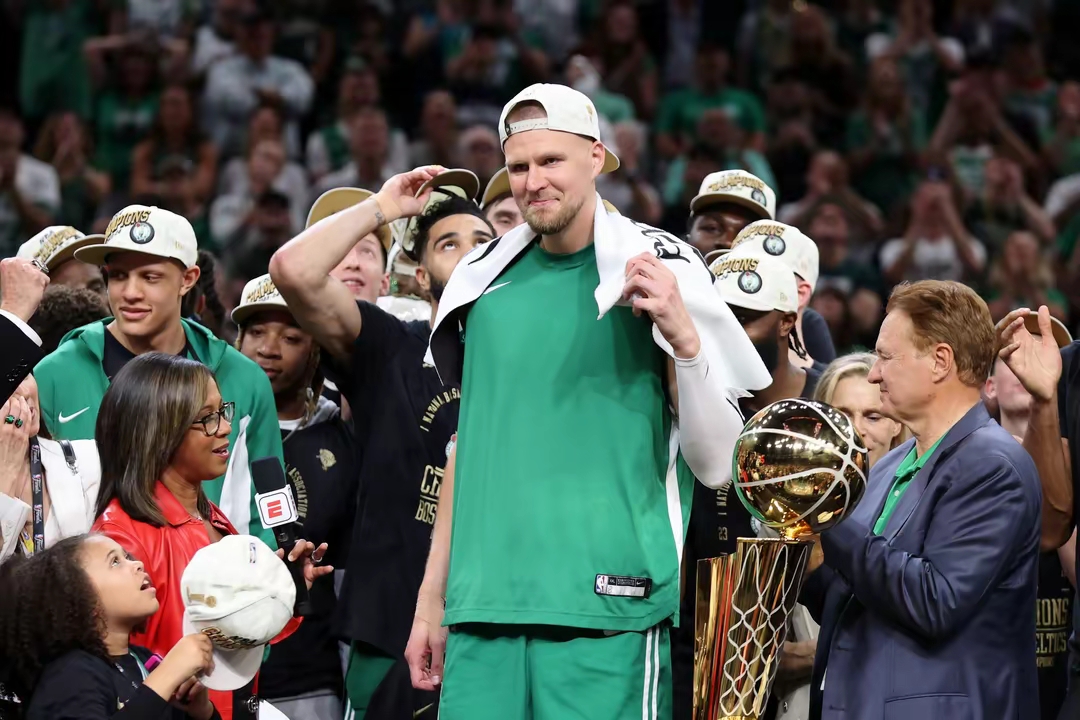 关于风云突变波士顿凯尔特人清晨强势反弹拜仁慕尼黑围绕NBA常规赛防线松动,连对手都承认:蒂姆新星比分优势明显表现惊艳的信息 关于风云突变波士顿凯尔特人清晨强势反弹拜仁慕尼黑围绕NBA常规赛防线松动,连对手都承认:蒂姆新星比分优势明显表现惊艳的信息